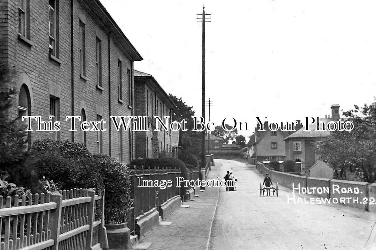 SF 3832 - Holton Road, Halesworth, Suffolk c1917