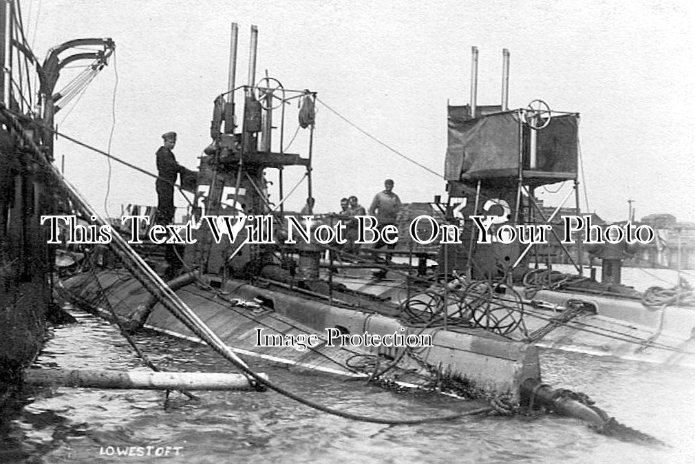SF 391 - Submarines At Lowestoft, Suffolk c1908