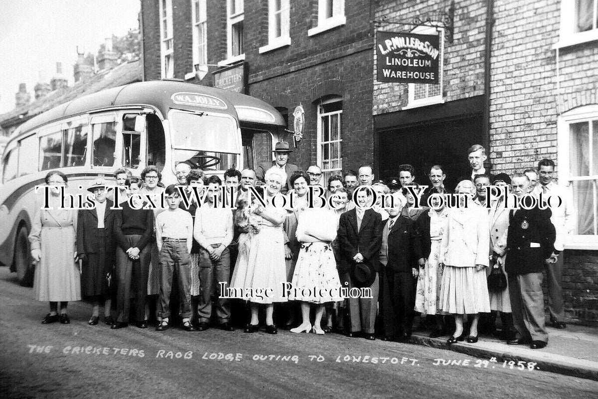 SF 4010 - The Cricketers RAOB Lodge Outing To Lowestoft, Suffolk 1958