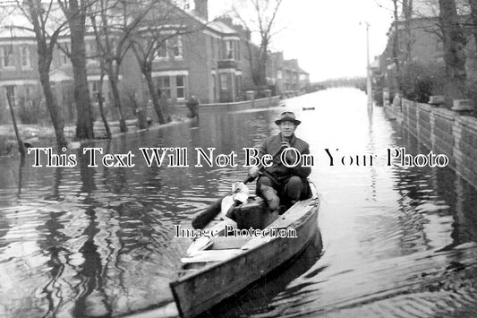 SF 4014 - Floods At Gorleston On Sea, Suffolk 1953