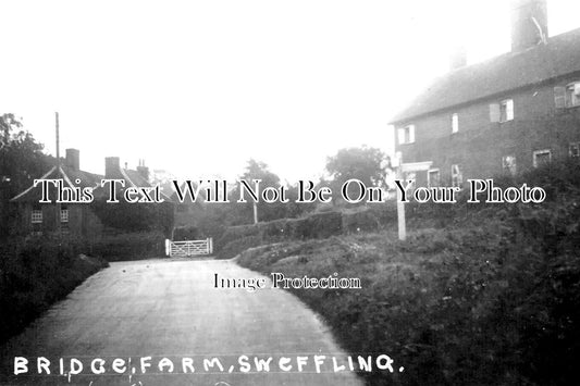 SF 4063 - Bridge Farm, Sweffling, Suffolk c1920