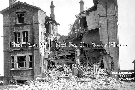 SF 4070 - Lowestoft Bombardment, Esplanade, Suffolk 1916 WW1