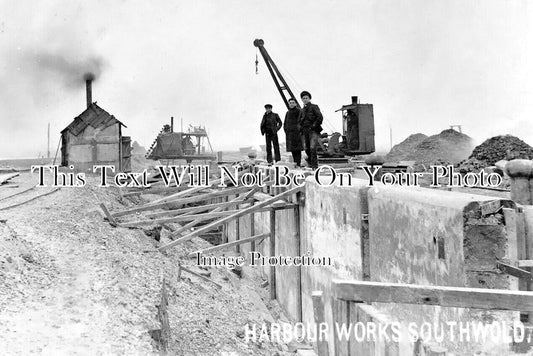 SF 4077 - Southwold Harbour Works, Suffolk c1907