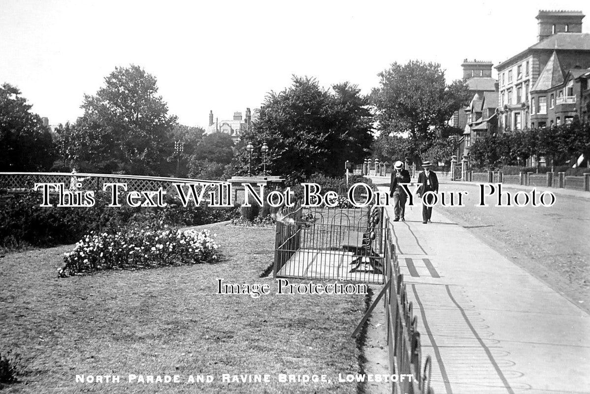 SF 4078 - North Parade & Ravine Bridge, Lowestoft, Suffolk