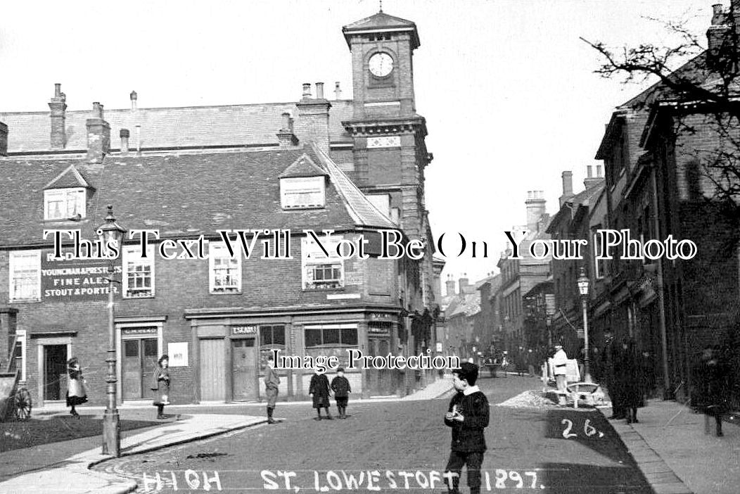 SF 4097 - The Red Lion Pub, High Street, Lowestoft, Suffolk c1920