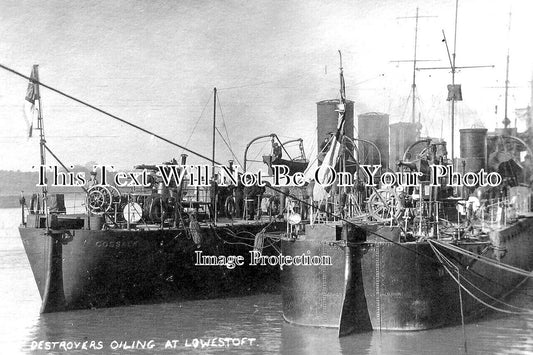 SF 4124 - Destroyers Oiling At Lowestoft, HMS Cossack, Suffolk