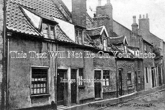 SF 480 - Cottages In Chapel Street, Lowestoft, Suffolk c1906
