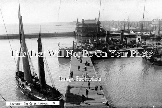 SF 496 - The Outer Harbour, Lowestoft, Suffolk