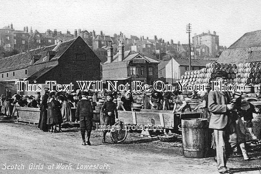 SF 602 - Herring Packing Yard, Lowestoft, Suffolk c1912