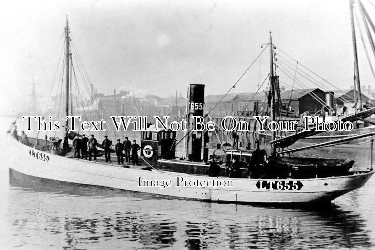 SF 641 - Trawler LT 655, Inner Harbour, Lowestoft, Suffolk c1914