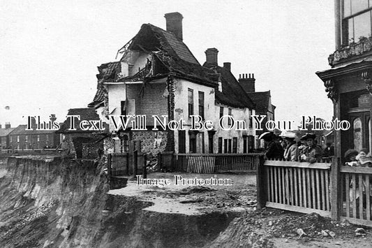 SF 777 - Cliff Hotel & Erosion, Lowestoft, Suffolk c1905