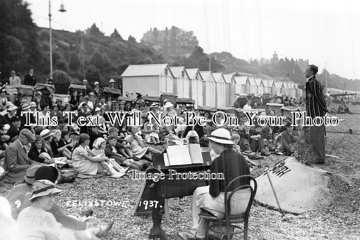 SF 784 - Service On The Beach, Felixstowe, Suffolk 1937