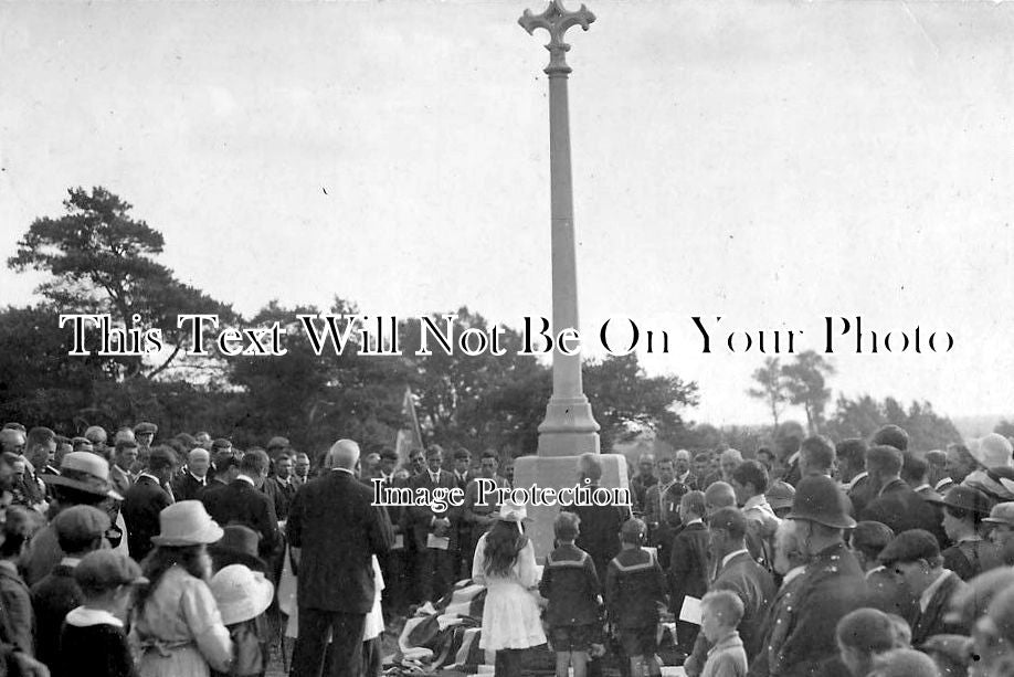 SF 885 - Service at War Memorial, Hollesley, Suffolk c1926