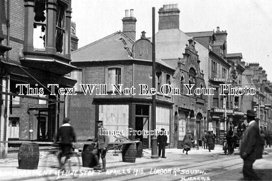 SF 909 - German Naval Bombardment, London Road, Lowestoft 1916