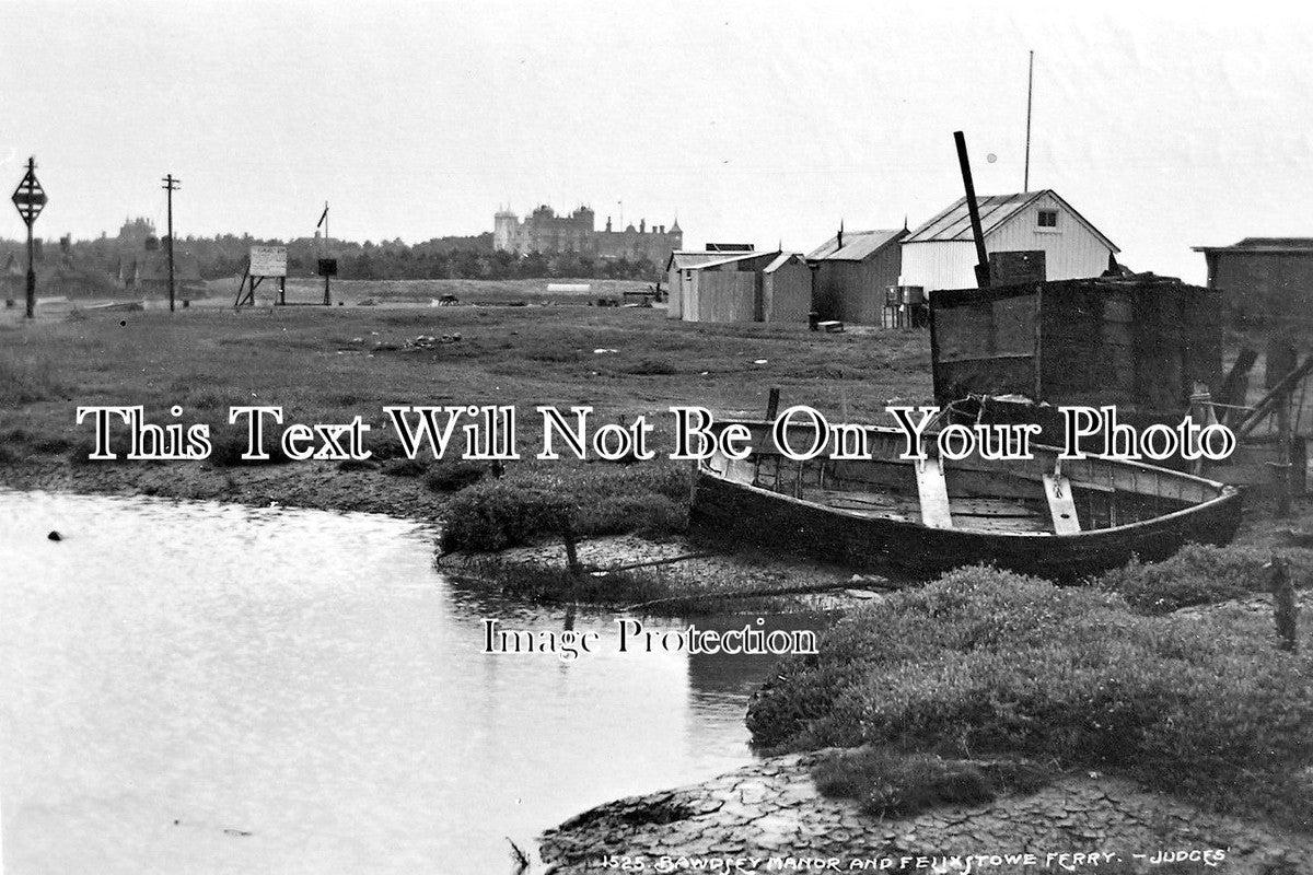 SF 974 - Fishermens Huts & Boat, Felixstowe Ferry, Suffolk c1913