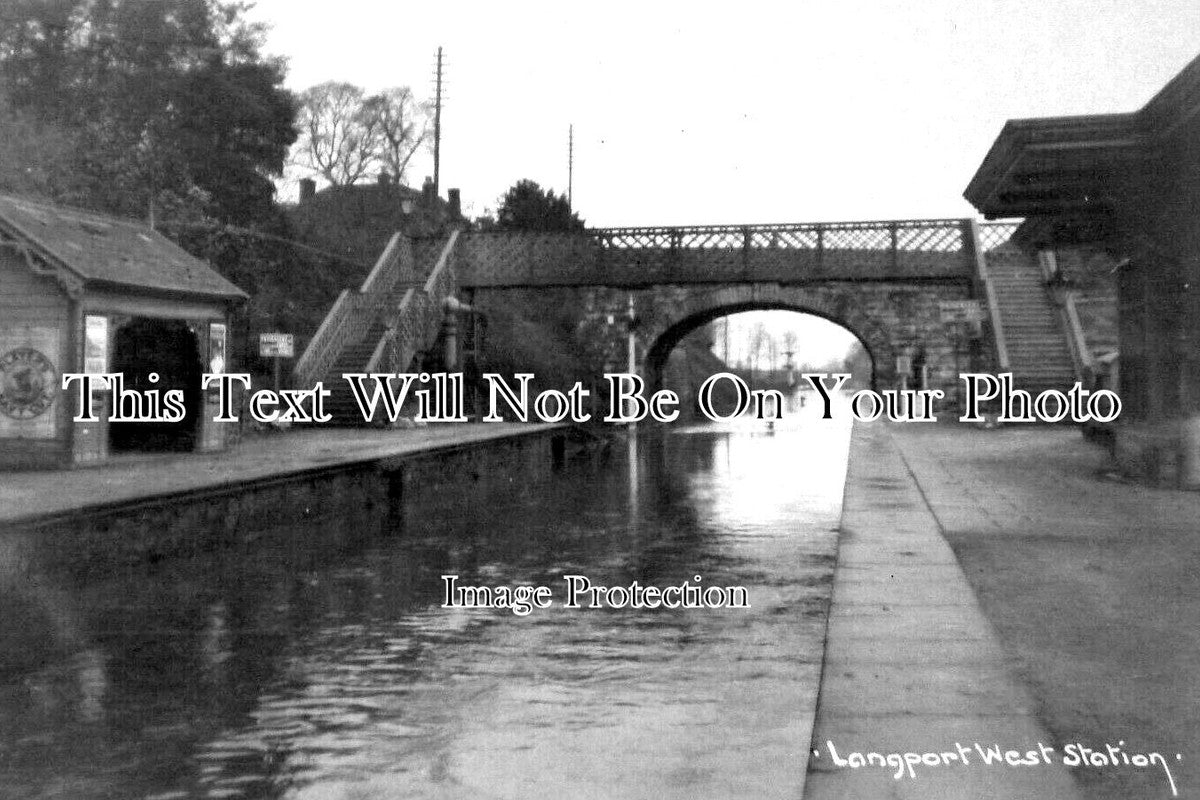 SO 1486 - Langport West Railway Station In Flood, Somerset