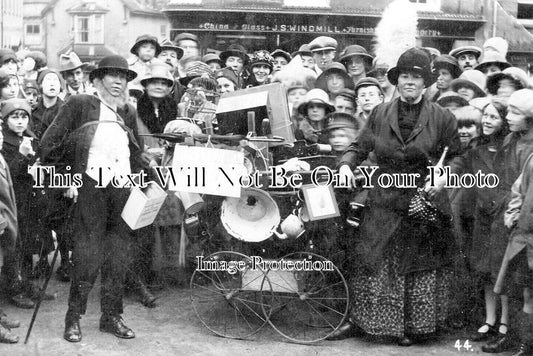 SO 2306 - Ilminster Carnival In Market Square, Somerset