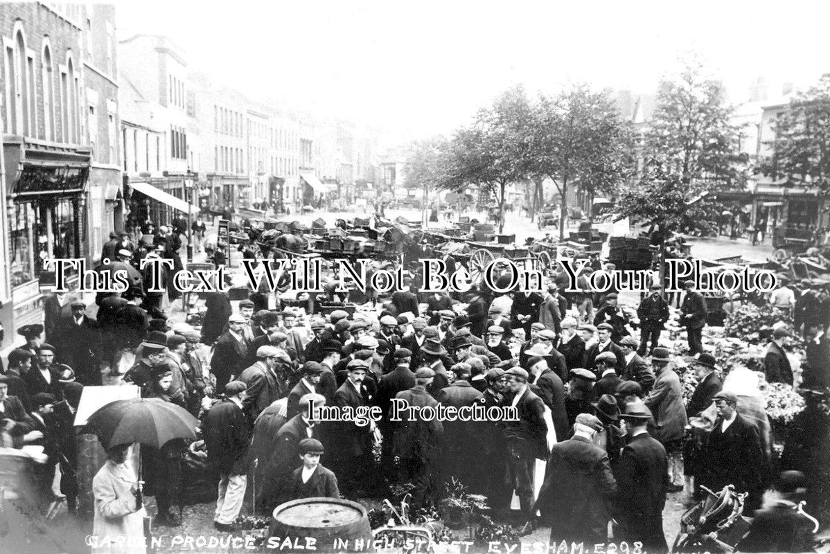 SO 711 - Garden Produce Sale In High Street, Evesham, Somerset c1905