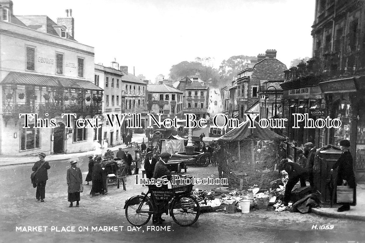 SO 831 - Market Place On Market Day, Frome, Somerset c1940