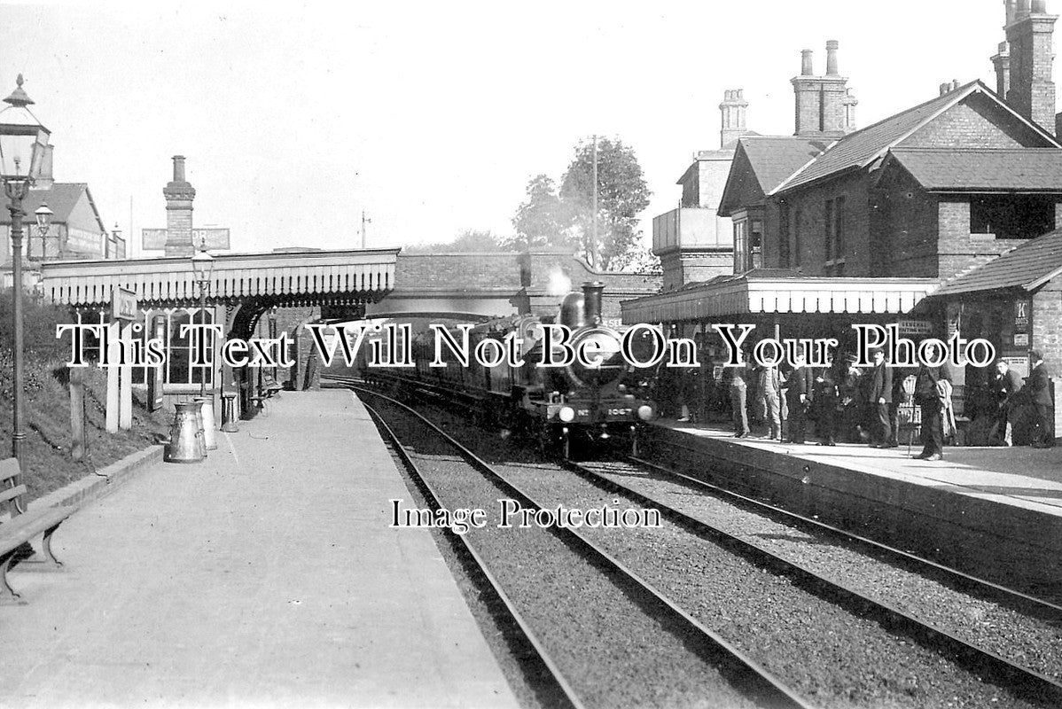 SP 902 - Royston Railway Station, Hertfordshire