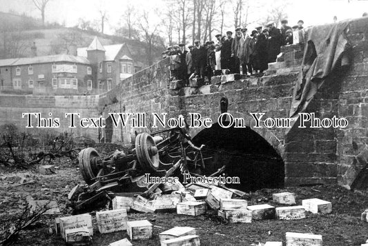 ST 1151 - Lorry Accident, Hanging Bridge, Mayfield, Staffordshire c1920