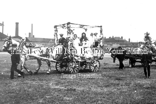 ST 1330 - Wednesbury Decorated Horse Drawn Floats, Staffordshire