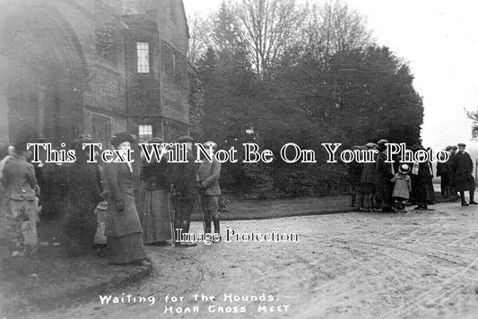 ST 1879 - Waiting For The Hounds, Hoar Cross Meet, Staffordshire 1913