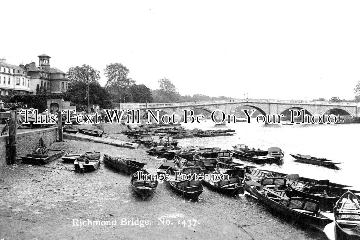 SU 1388 - Richmond Bridge, Surrey