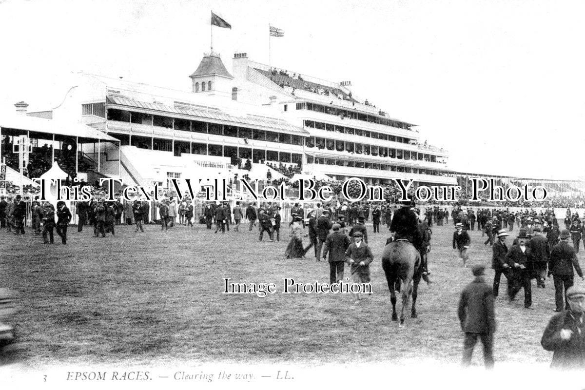 SU 1661 - Clearing The Way, Epsom Races, Surrey