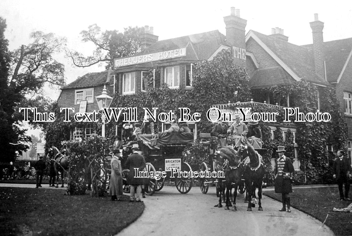 SU 1809 - Vanderbilts Coach, Chequers Hotel, Horley, Surrey 1914