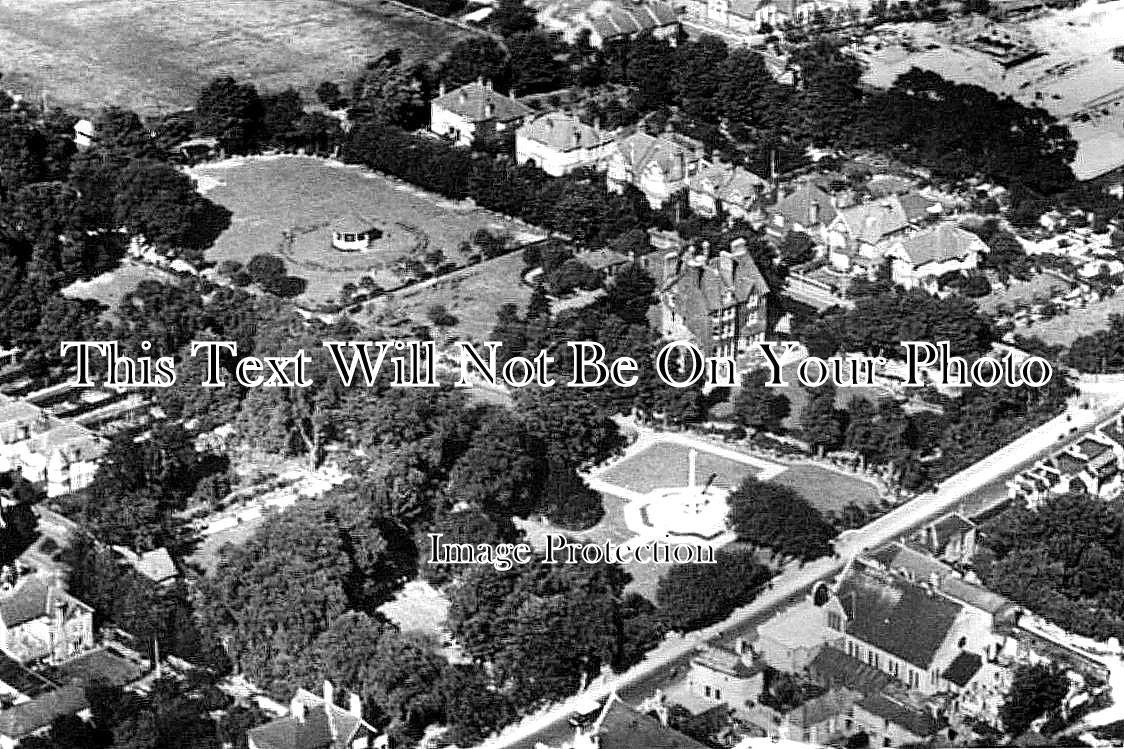 SU 1897 - Manor Park & War Memorial, Sutton, Surrey