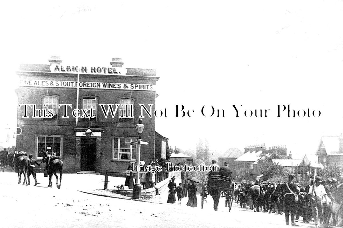 SU 1919 - Albion Hotel Tavern, Farnham, Surrey c1905