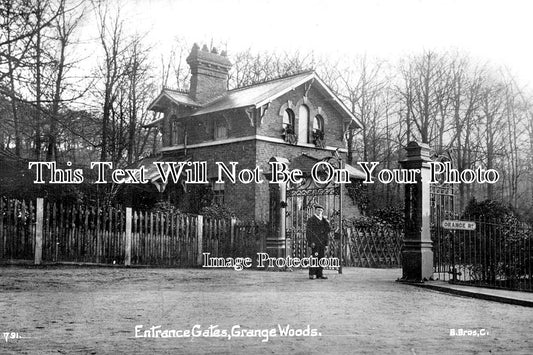 SU 2172 - Entrance Gates, Grange Wood, Thornton Heath, Surrey