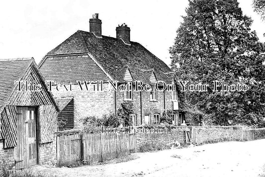 SU 2292 - Post Office, Shackleford, Surrey