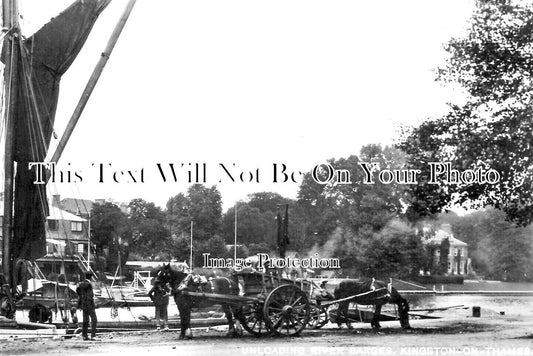 SU 2537 - Unloading River Barges, Kingston On Thames, Richmond, Surrey