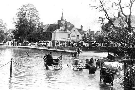 SU 2544 - The pond, Carshalton, Surrey