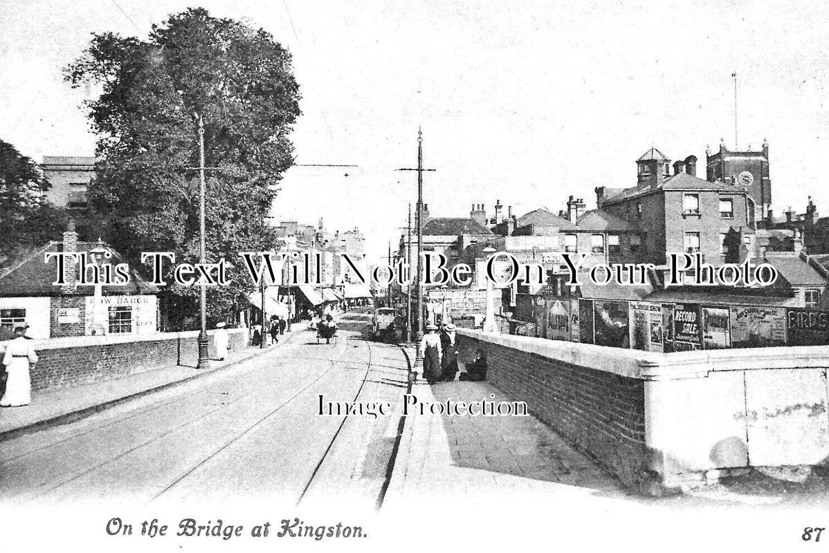 SU 2565 - On The Bridge At Kingston, Surrey