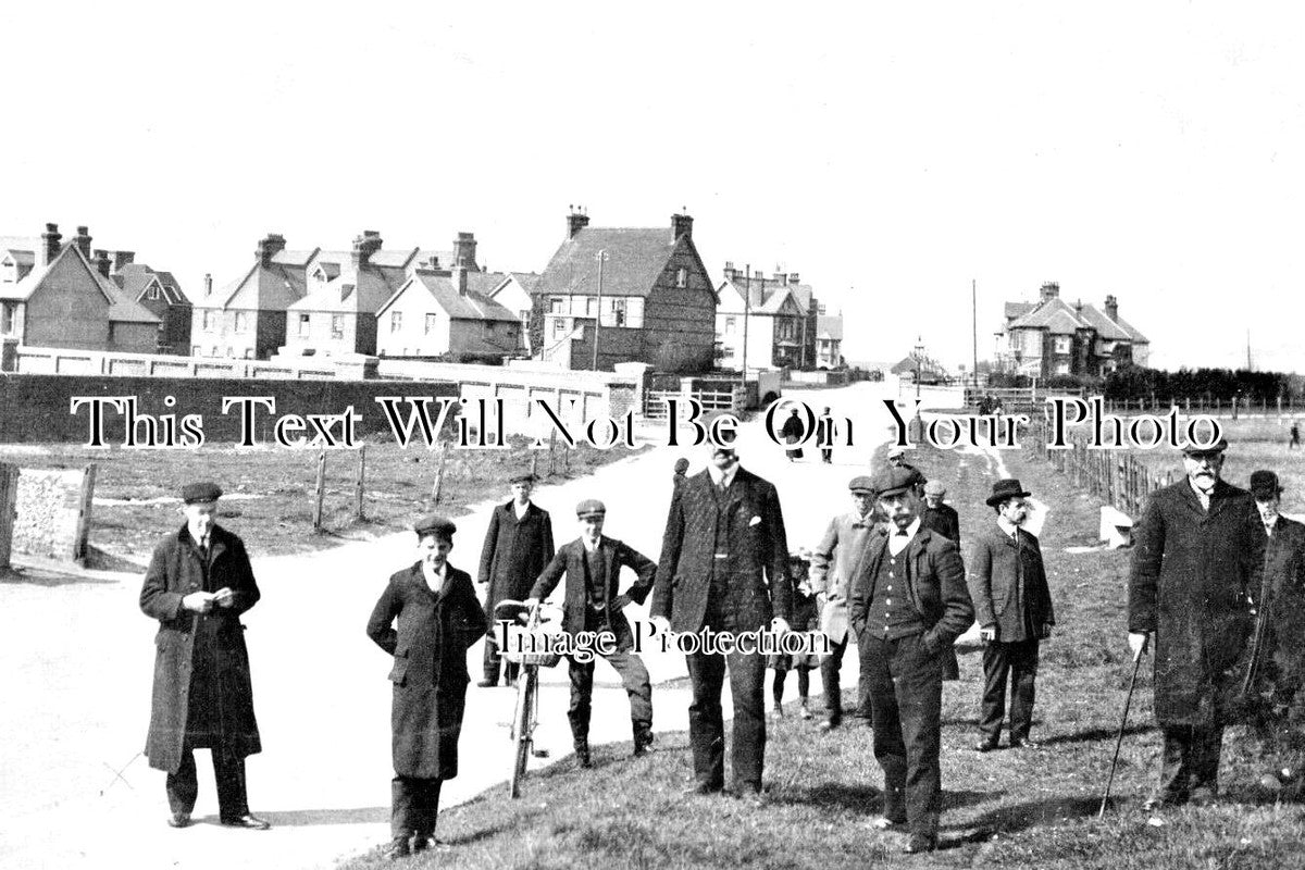 SU 3029 - Group At Redhill, Surrey