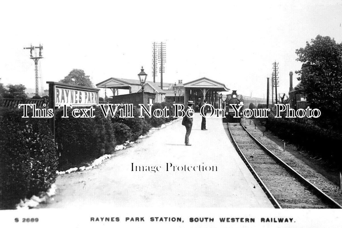 SU 3043 - Raynes Park Railway Station, Surrey