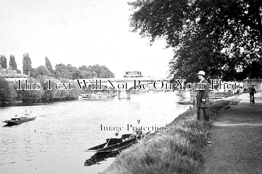 SU 3146 - Staines Bridge & River, Surrey c1925