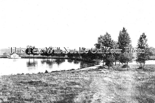 SU 3219 - Earlswood Lake, The New Pond, Redhill Common, Surrey