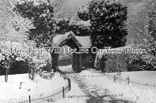 SU 3266 - Castle Gateway, Reigate, Surrey c1909