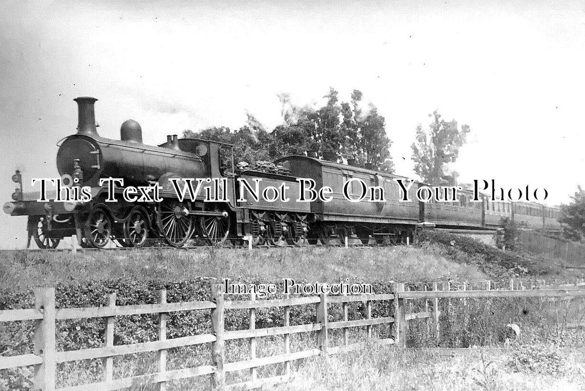 SU 3424 - Railway Train Loco Between Cheam & Sutton, Surrey