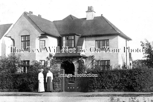 SU 3747 - The Yellow House, Farnham, Surrey c1917