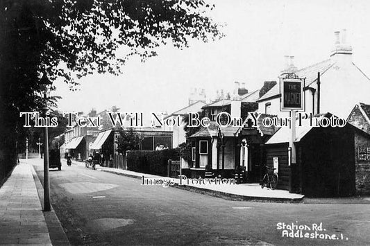 SU 414 - The Magnet Public House, Station Road, Addlestone, Surrey c1925