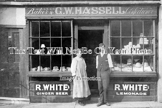 SX 1014 - Shop Front, 20 Church Street, Steyning, Sussex