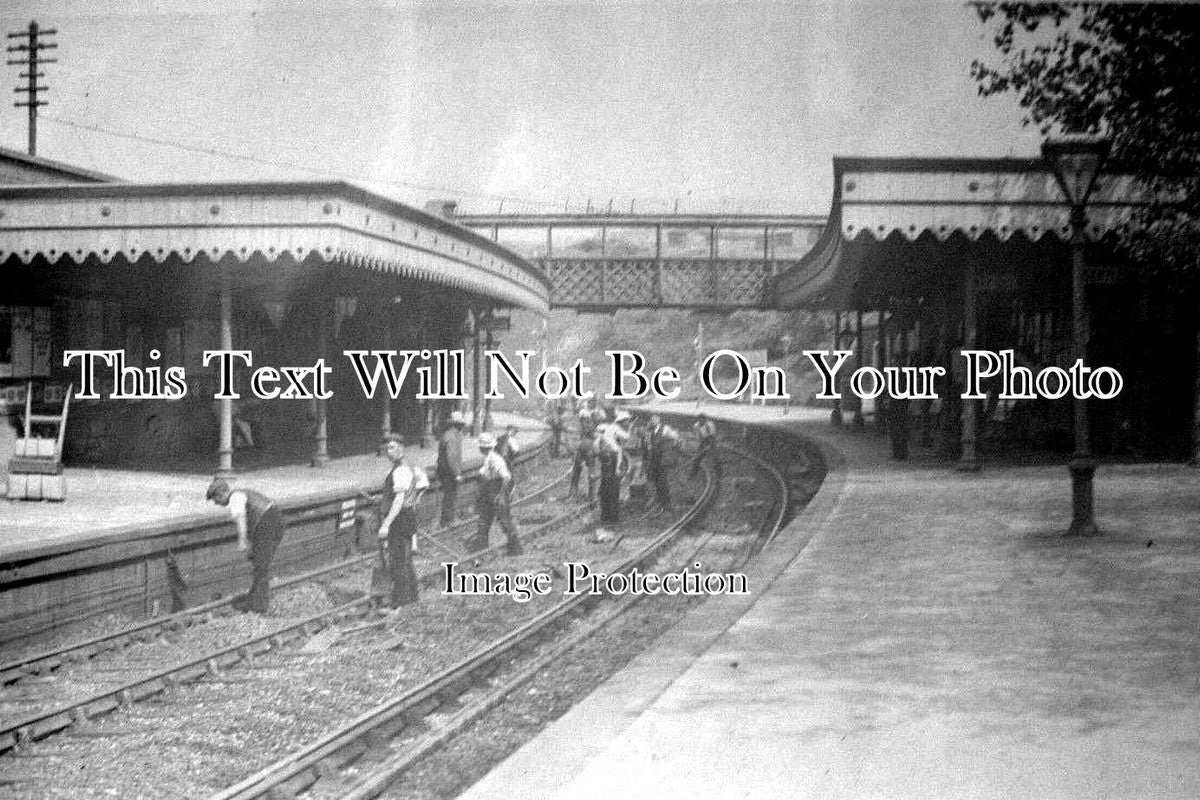 SX 1038 -  Working On The Line, West St Leonards Railway Station, Sussex c1915