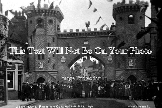 SX 1164 - Southgate Arch On Coronation Day 1911, Chichester, Sussex