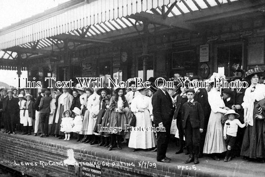 SX 123 - Lewes Road Congregational Outing, Brighton, Sussex c1909