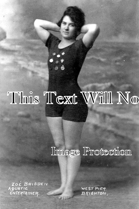 SX 1359 - Zoe Brigden Aquatic Entertainer, West Pier, Brighton, Sussex